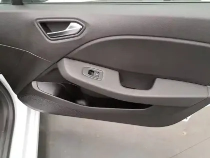 Photo 65 Renault Clio Gén. V (BJA) Ph1 Business Réversible 5