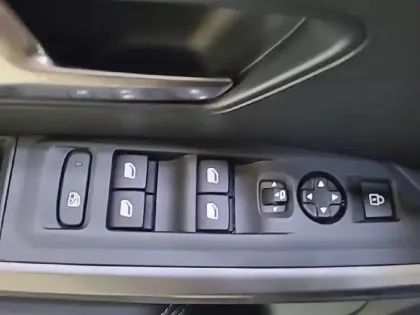 Photo 31 Peugeot 5008  Hybrid 136 e-DCS6