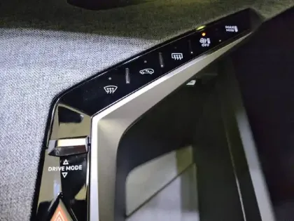 Photo 26 Peugeot 5008  Hybrid 136 e-DCS6