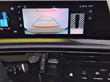 Photo 20 Peugeot 5008  Hybrid 136 e-DCS6