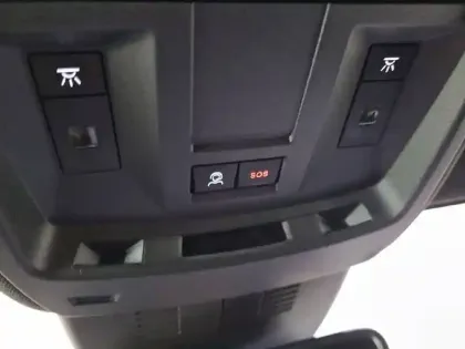 Photo 63 Peugeot 5008  Hybrid 136 e-DCS6