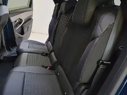 Photo 11 Peugeot 5008  Hybrid 136 e-DCS6