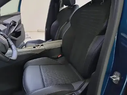 Photo 10 Peugeot 5008  Hybrid 136 e-DCS6