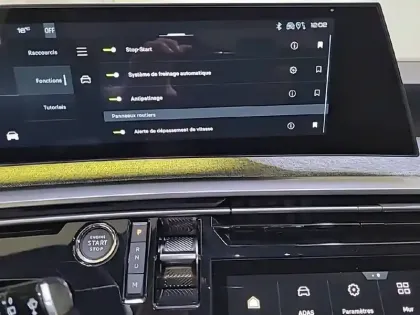 Photo 22 Peugeot 5008  Hybrid 136 e-DCS6