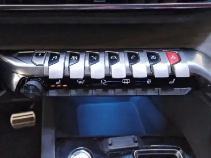 Photo 67 Peugeot 3008  Hybrid4 300 e-EAT8