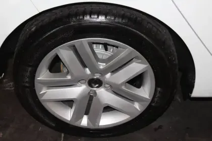 Photo 46 Renault Clio  Blue dCi 100 - 21N