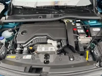 Photo 22 Peugeot 2008  Hybrid 145 e-DCS6