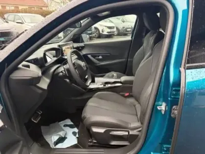 Photo 12 Peugeot 2008  Hybrid 145 e-DCS6