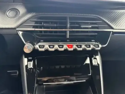 Photo 20 Peugeot 2008  Hybrid 145 e-DCS6