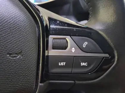 Photo 29 Peugeot 208  PureTech 100 S&S BVM6