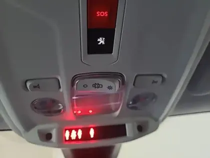 Photo 26 Peugeot 208  PureTech 100 S&S BVM6