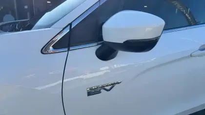 Photo 29 Mitsubishi Eclipse Cross  2.4 MIVEC PHEV Twin Motor 4WD