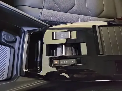 Photo 13 Citroën C4  BlueHDi 130 EAT8