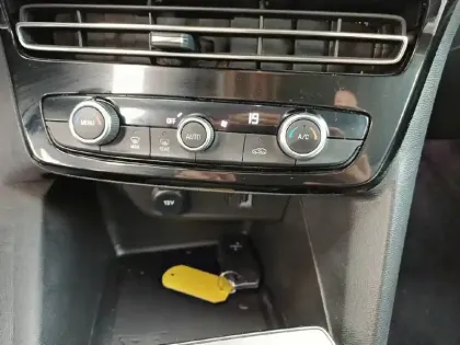 Photo 14 Opel Mokka  Electrique 136 ch & Batterie 50 kWh