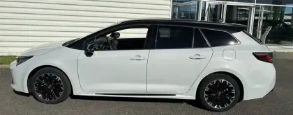 Photo 1 Toyota Corolla  Touring Sports Hybride 122h