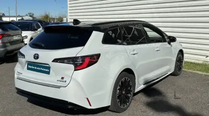 Photo 4 Toyota Corolla  Touring Sports Hybride 122h