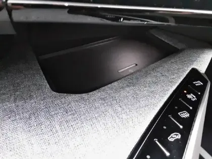 Photo 23 Peugeot 3008  Hybrid 145 e-DCS6