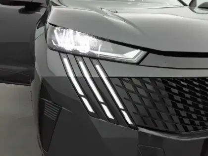 Photo 15 Peugeot 3008  Hybrid 145 e-DCS6