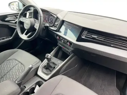 Photo 8 Audi A1  Sportback 25 TFSI 95 ch BVM5