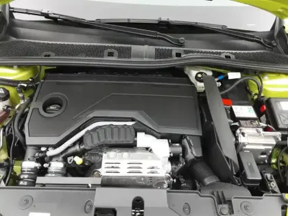 Photo 41 Peugeot 208  Hybrid 100 e-DCS6