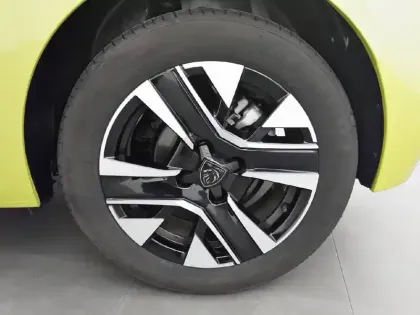 Photo 12 Peugeot 208  Hybrid 100 e-DCS6