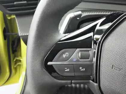 Photo 19 Peugeot 208  Hybrid 100 e-DCS6