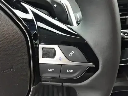 Photo 20 Peugeot 208  Hybrid 100 e-DCS6