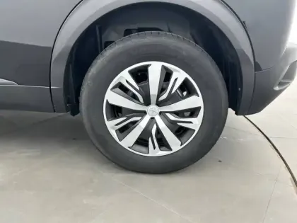 Photo 12 Peugeot 2008  PureTech 100 S&S BVM6