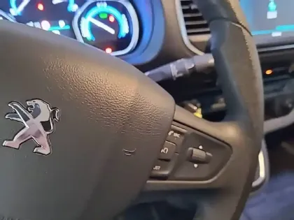 Photo 30 Peugeot Expert  FGN TOLE STANDARD ELECTRIQUE 50KWH 136