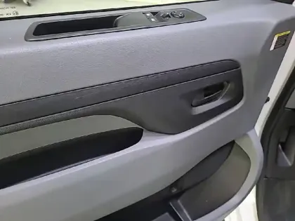 Photo 31 Peugeot Expert  FGN TOLE STANDARD ELECTRIQUE 50KWH 136