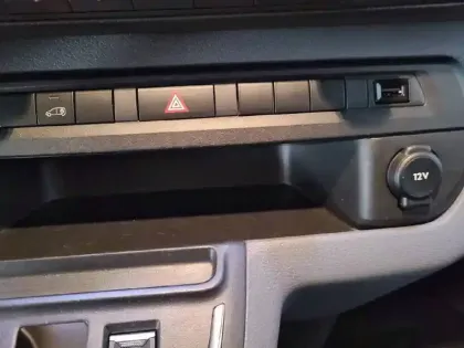 Photo 28 Peugeot Expert  FGN TOLE STANDARD ELECTRIQUE 50KWH 136