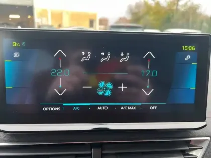 Photo 28 Peugeot 3008  Hybrid 225 e-EAT8