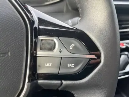 Photo 22 Peugeot 208  PureTech 100 S&S BVM6