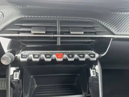 Photo 22 Peugeot 2008  Electrique 136 ch