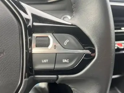 Photo 19 Peugeot 2008  Electrique 136 ch