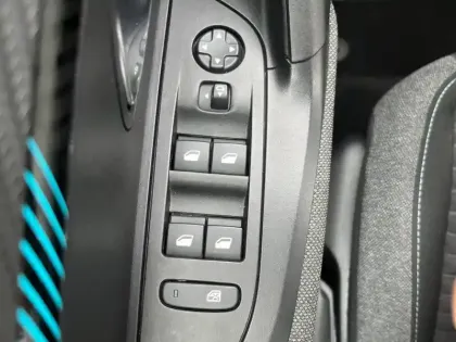 Photo 14 Peugeot 2008  Electrique 136 ch