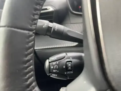 Photo 17 Peugeot 2008  Electrique 136 ch