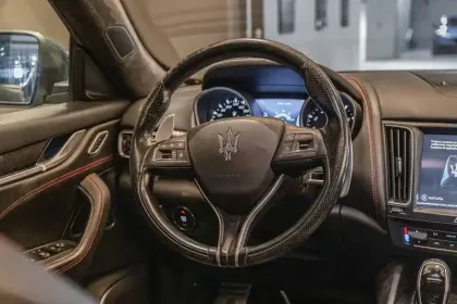 Photo 15 Maserati Levante  3.0 V6 Bi-Turbo 430 S Q4