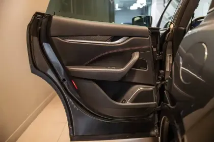 Photo 11 Maserati Levante  3.0 V6 Bi-Turbo 430 S Q4