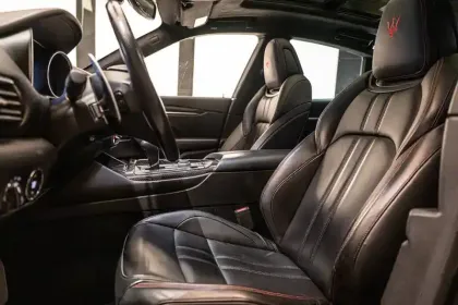 Photo 8 Maserati Levante  3.0 V6 Bi-Turbo 430 S Q4