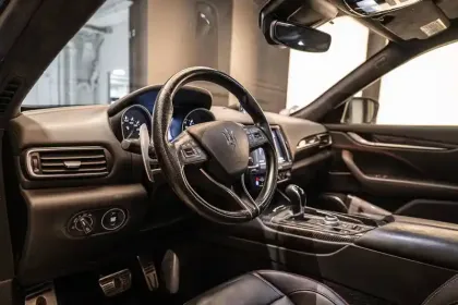Photo 31 Maserati Levante  3.0 V6 Bi-Turbo 430 S Q4