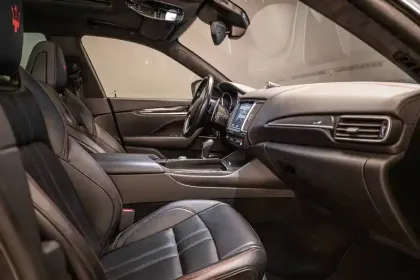 Photo 55 Maserati Levante  3.0 V6 Bi-Turbo 430 S Q4