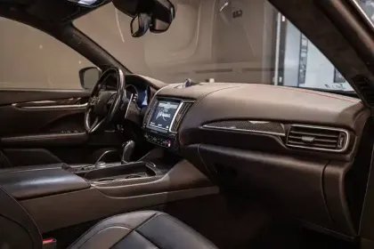 Photo 29 Maserati Levante  3.0 V6 Bi-Turbo 430 S Q4