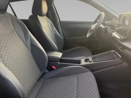 Photo 10 Volkswagen T-roc  1.5 eTSI EVO2 Hybrid 150 ch DSG7