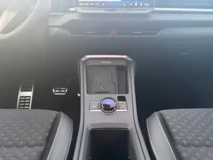 Photo 12 Volkswagen T-roc  1.5 eTSI EVO2 Hybrid 150 ch DSG7