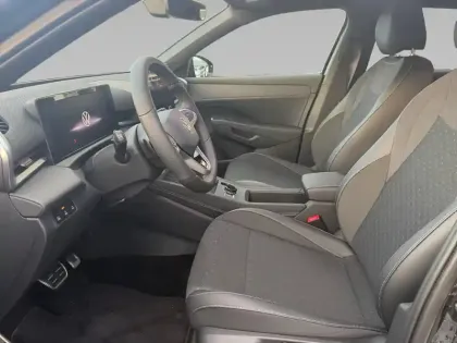 Photo 9 Volkswagen T-roc  1.5 eTSI EVO2 Hybrid 150 ch DSG7