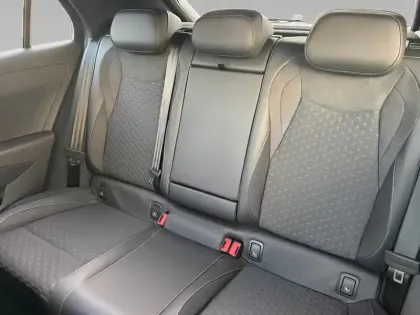 Photo 13 Volkswagen T-roc  1.5 eTSI EVO2 Hybrid 150 ch DSG7