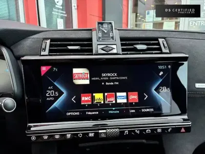 Photo 121 DS DS 7 DS7 Crossback Hybride E-Tense 225 EAT8