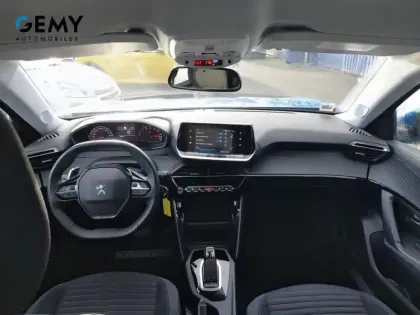 Photo 7 Peugeot 2008  PureTech 130 S&S EAT8