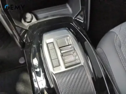 Photo 14 Peugeot 2008  Hybrid 145 e-DCS6